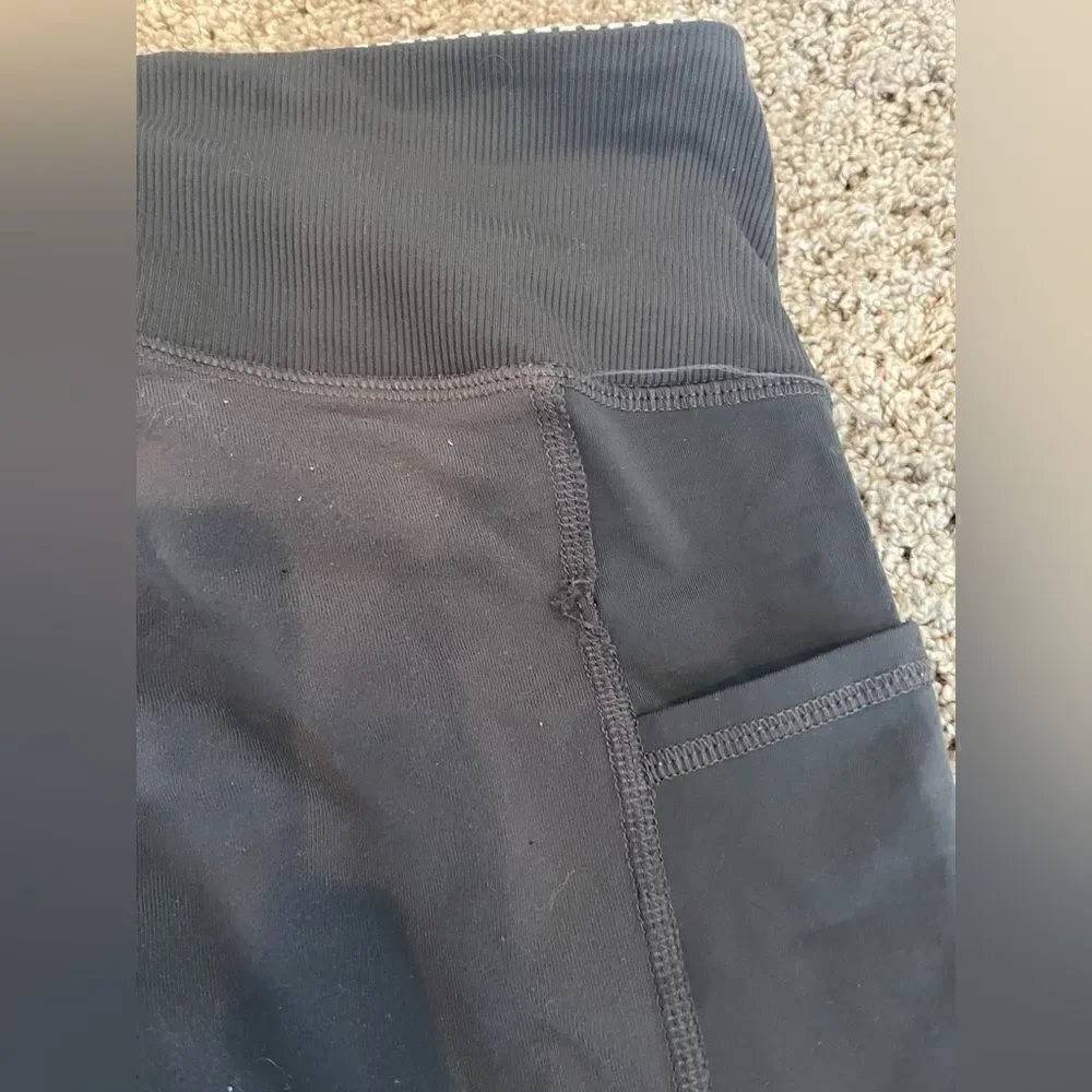 Lululemon Grey Leggings with pockets and ankle slit